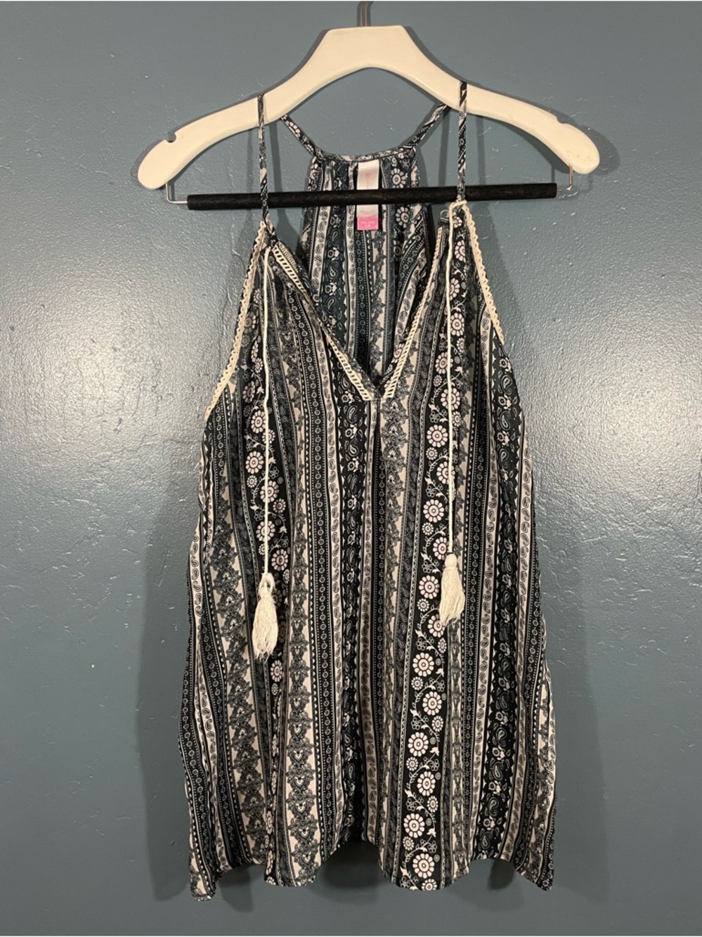No Boundaries Women’s Black & White Boho Halter Camisole Size XXL